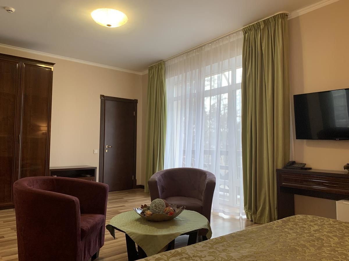 Отель Viktoria Park Hotel Буча